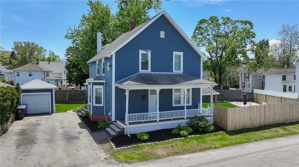 34 Shore Road East Providence RI 02915