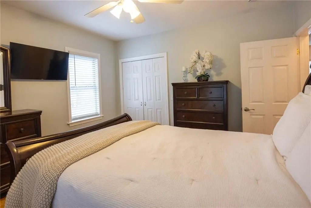 34 Shore Road East Providence RI 02915
