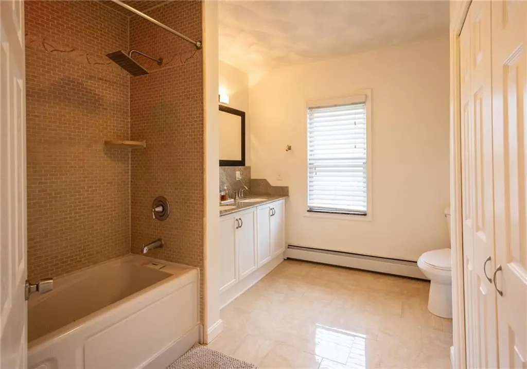 34 Shore Road East Providence RI 02915