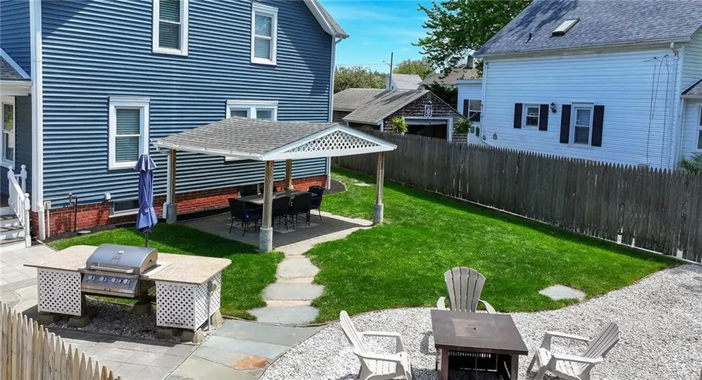 34 Shore Road East Providence RI 02915