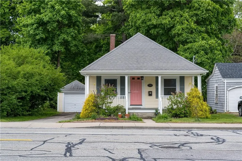 1335 Pawtucket Avenue East Providence RI 02916