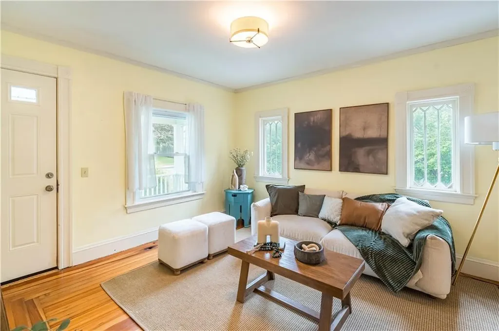 1335 Pawtucket Avenue East Providence RI 02916