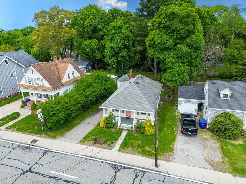 1335 Pawtucket Avenue East Providence RI 02916