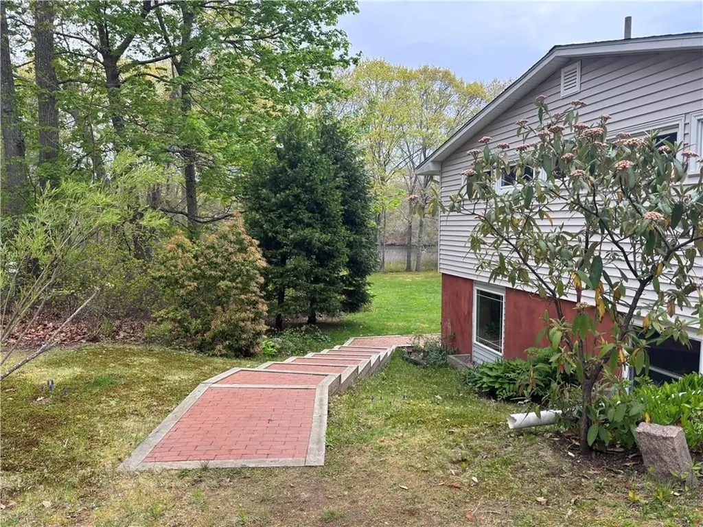 000 Oakwoods Drive South Kingstown RI 02879