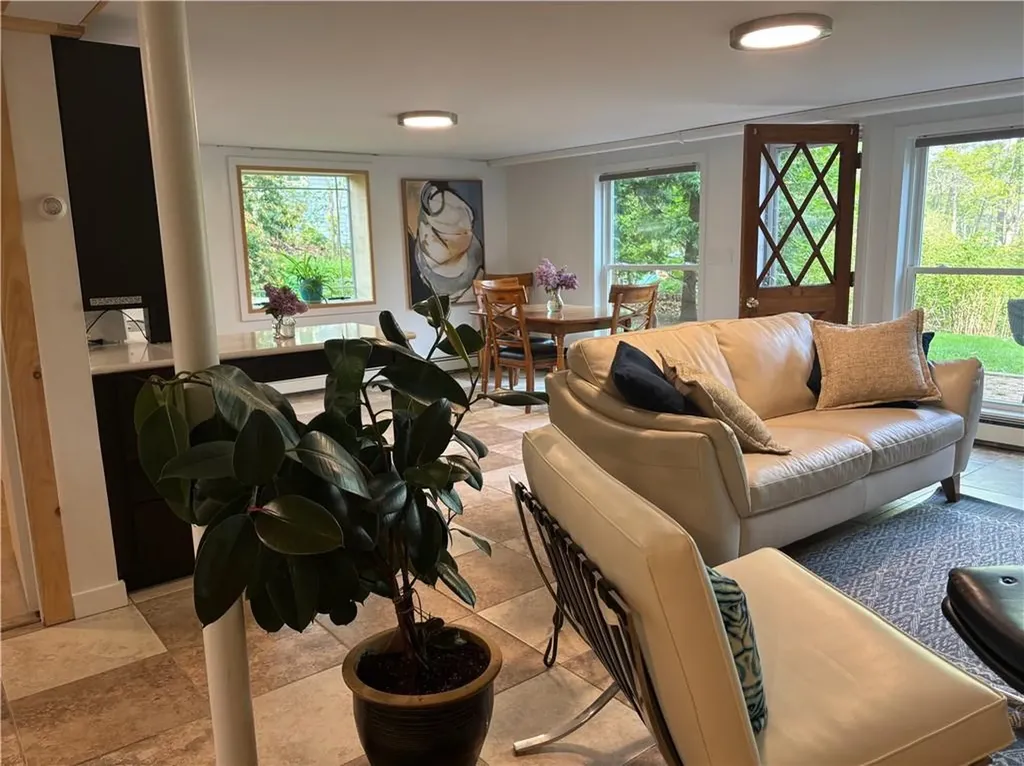 000 Oakwoods Drive South Kingstown RI 02879