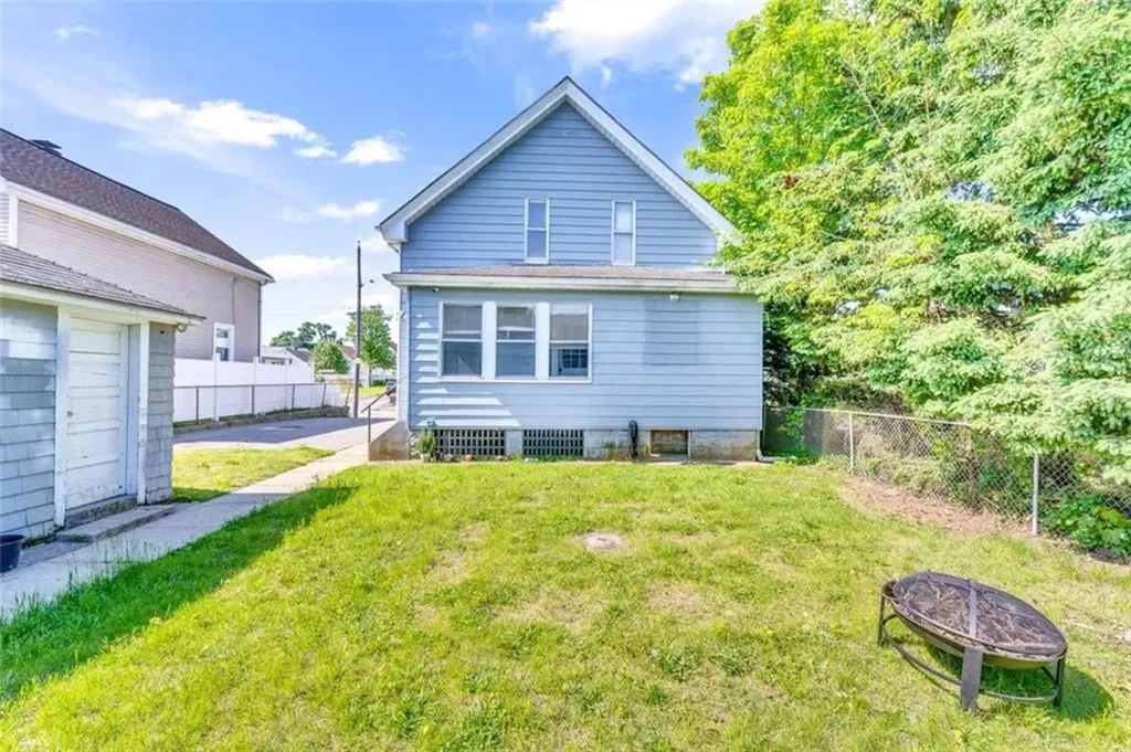 86 Woodward Avenue East Providence RI 02914