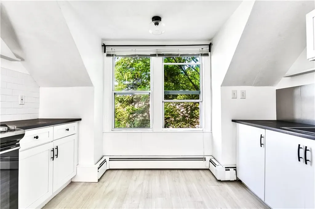 86 Woodward Avenue East Providence RI 02914
