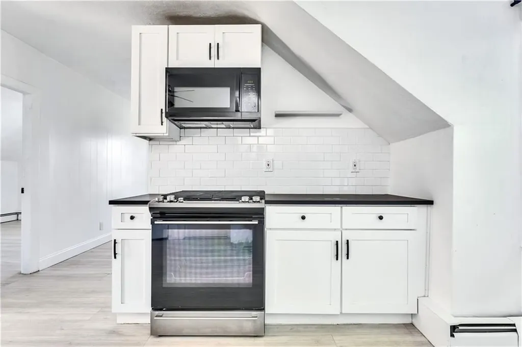 86 Woodward Avenue East Providence RI 02914
