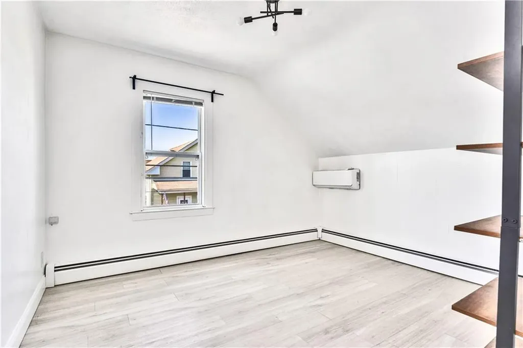 86 Woodward Avenue East Providence RI 02914