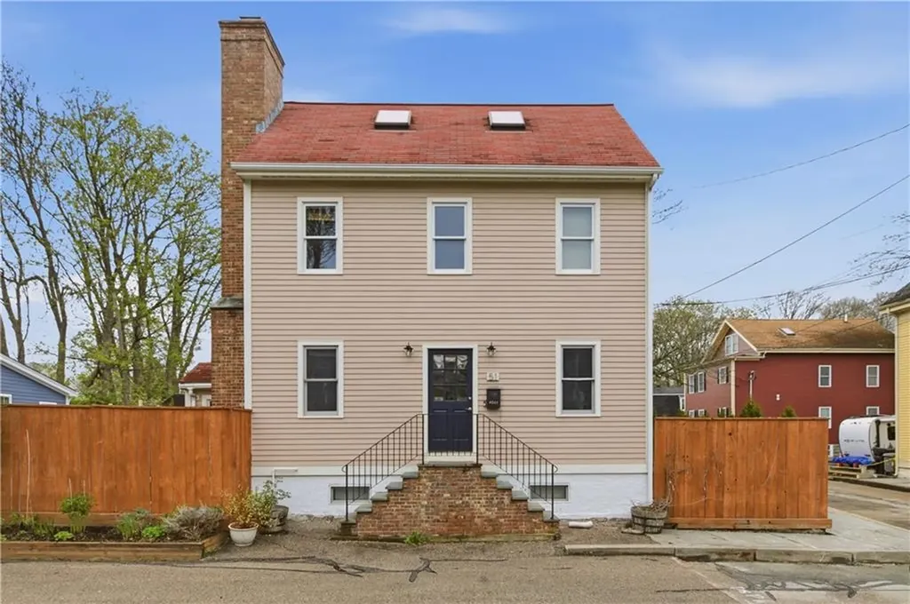 51 Callender Avenue Newport RI 02840