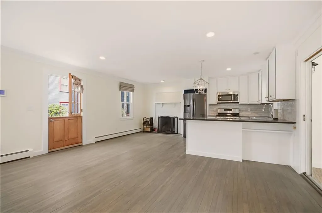 51 Callender Avenue Newport RI 02840