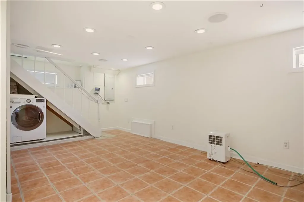 51 Callender Avenue Newport RI 02840