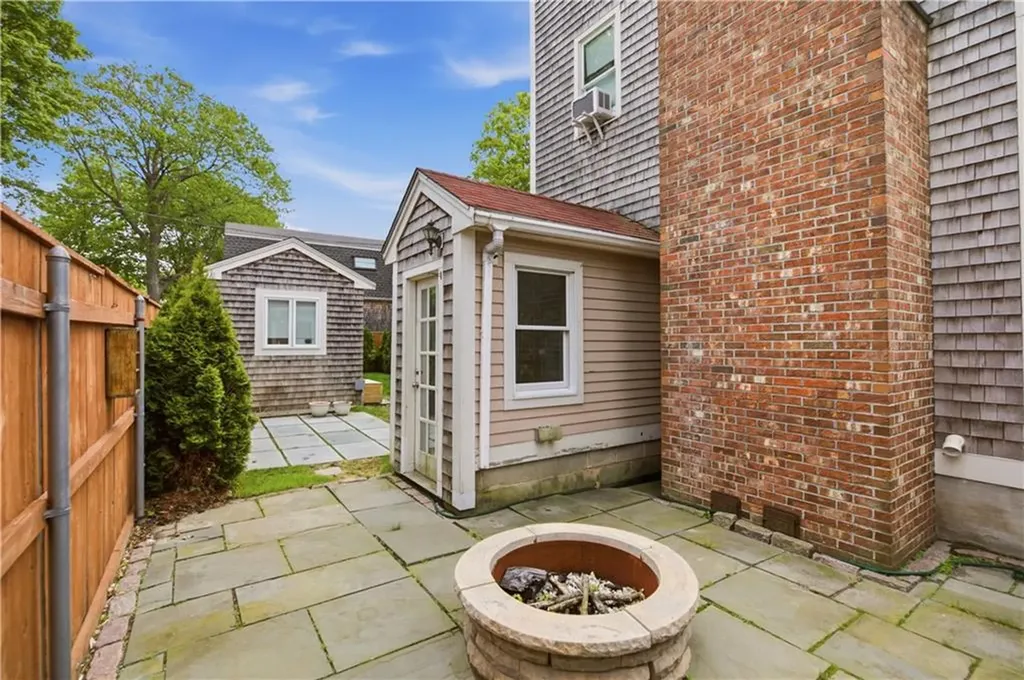 51 Callender Avenue Newport RI 02840