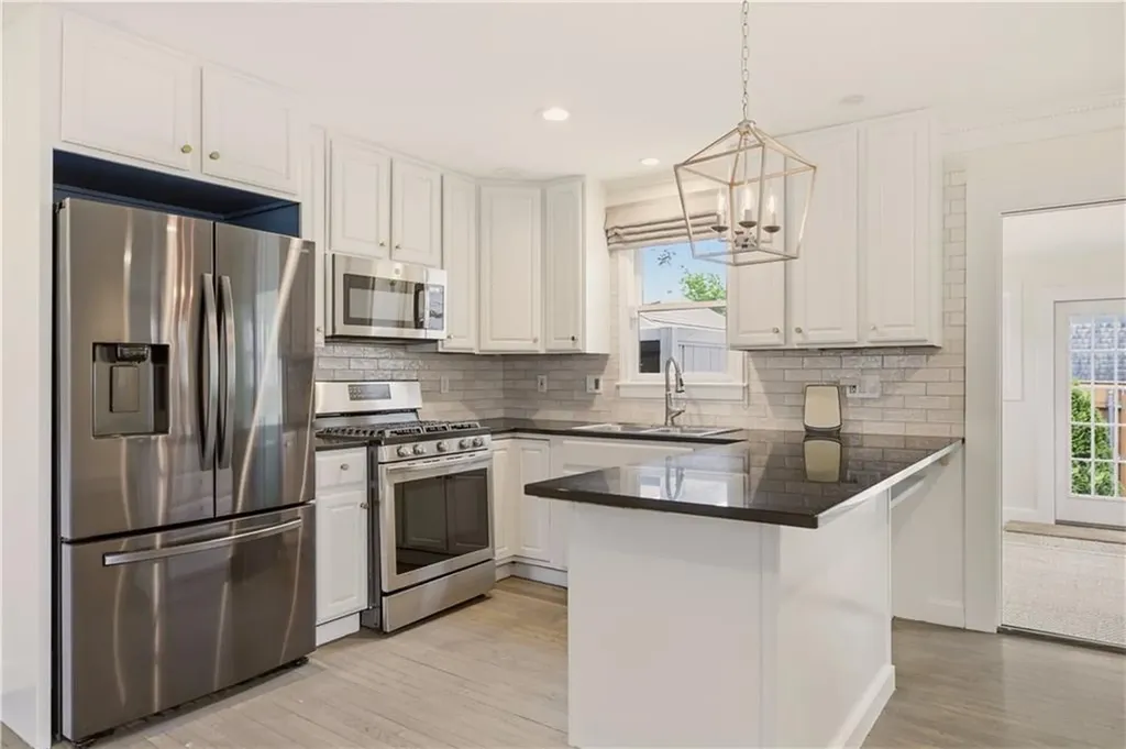 51 Callender Avenue Newport RI 02840