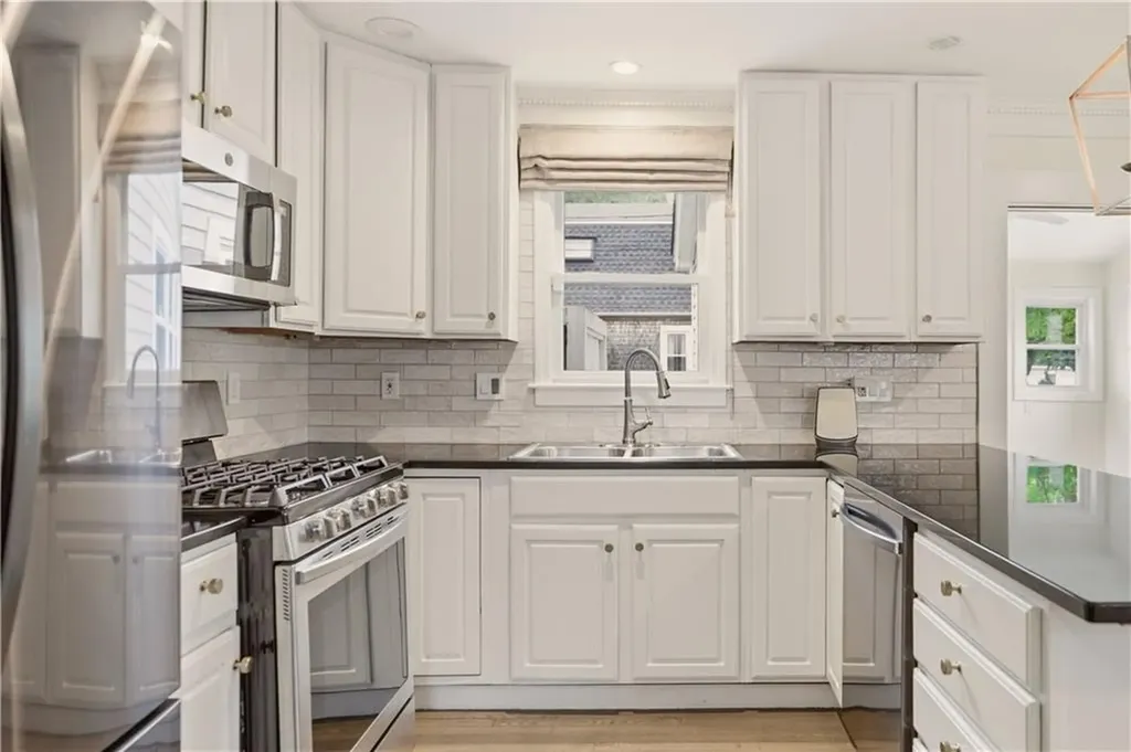 51 Callender Avenue Newport RI 02840