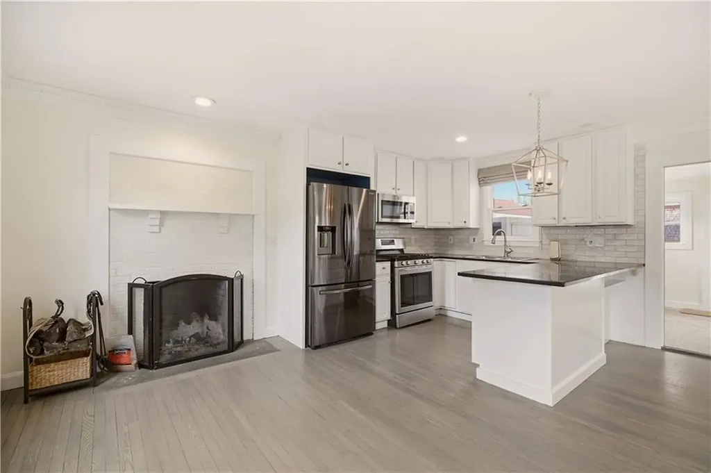 51 Callender Avenue Newport RI 02840