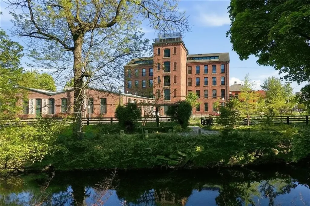 532 Kinsley Avenue Providence RI 02909