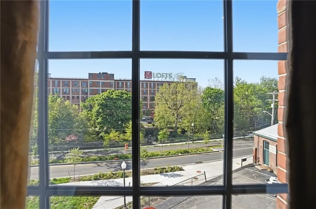 532 Kinsley Avenue Providence RI 02909