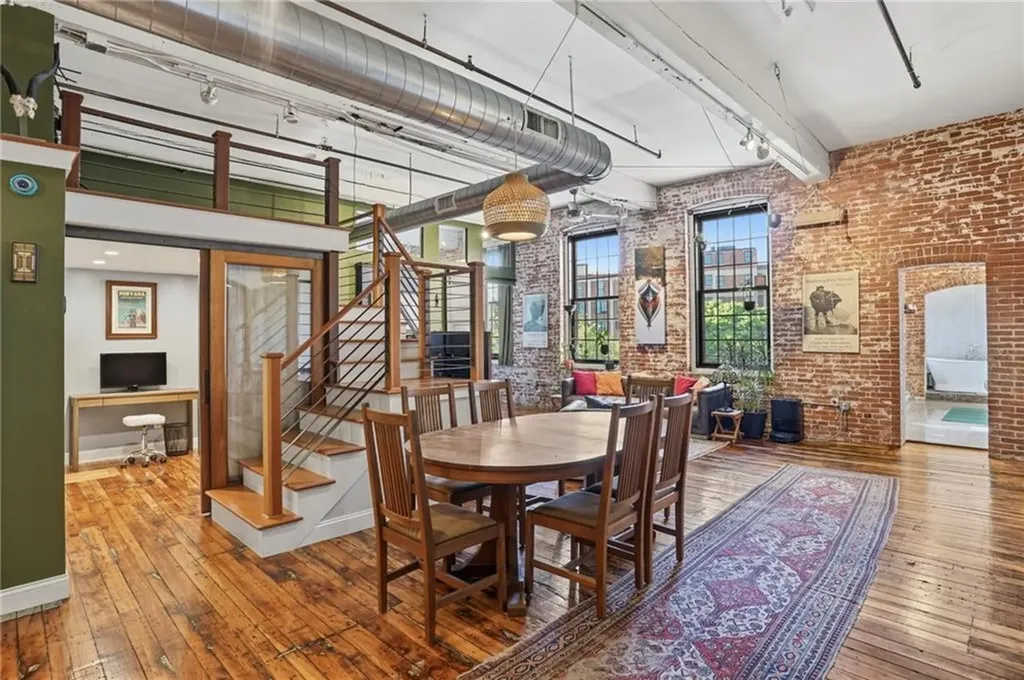 532 Kinsley Avenue Providence RI 02909