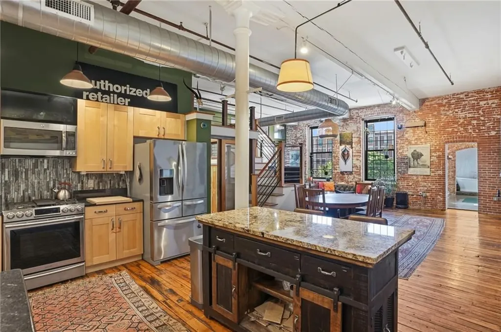 532 Kinsley Avenue Providence RI 02909