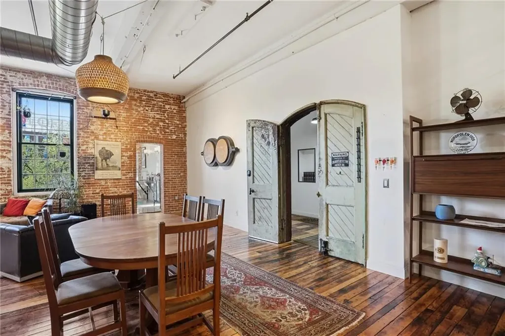 532 Kinsley Avenue Providence RI 02909