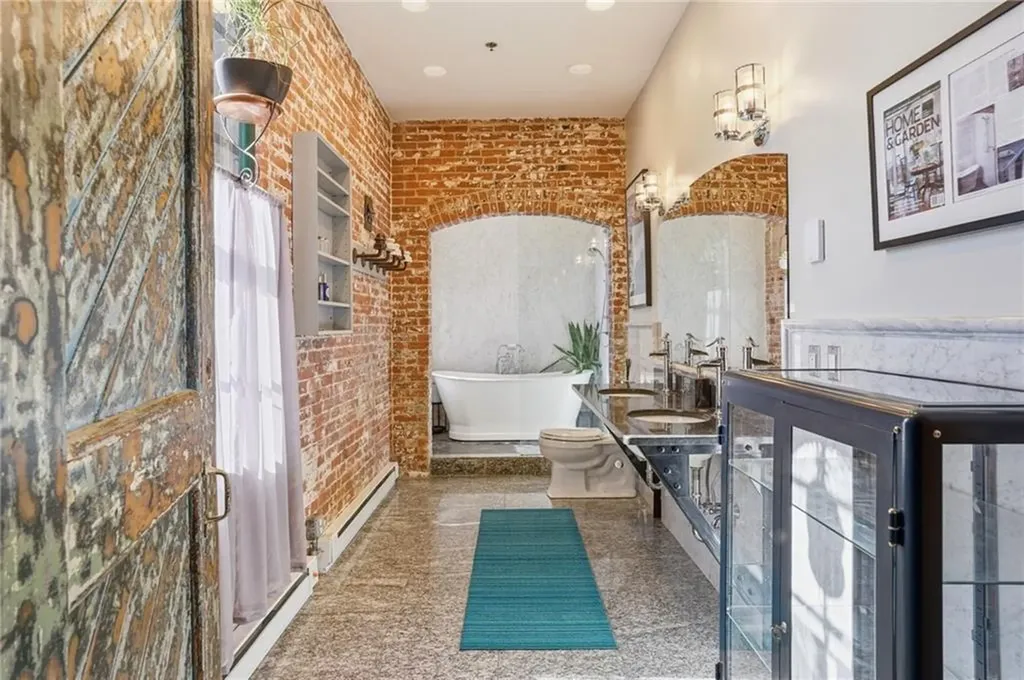 532 Kinsley Avenue Providence RI 02909