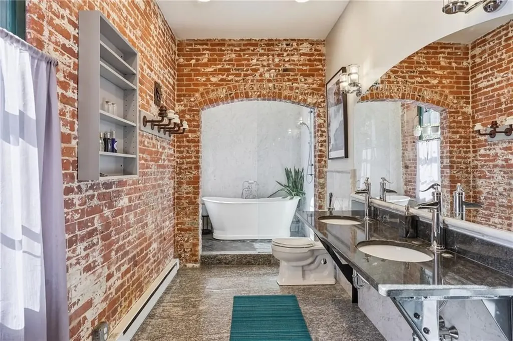 532 Kinsley Avenue Providence RI 02909