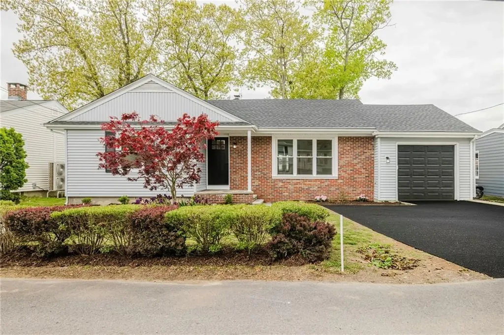 25 Pensaukee Avenue North Providence RI 02911