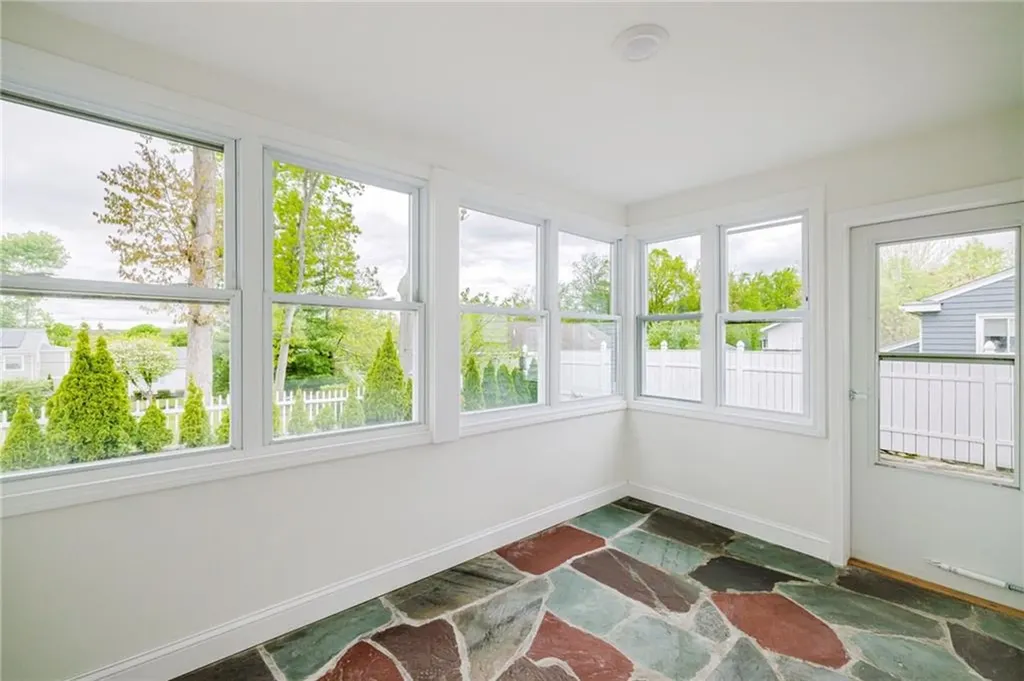 25 Pensaukee Avenue North Providence RI 02911