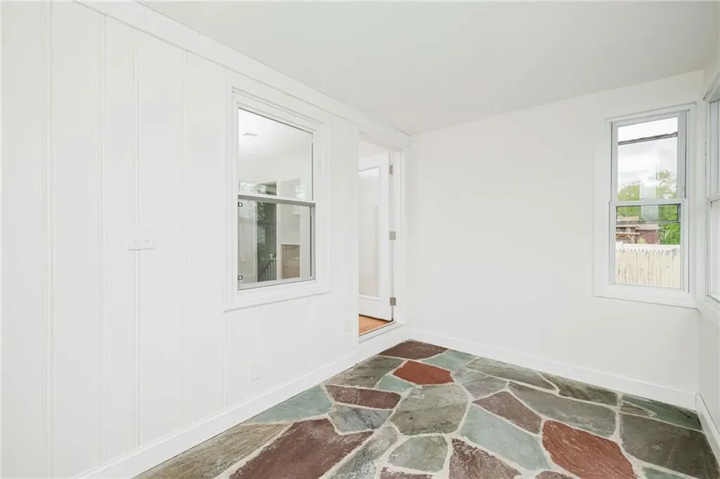 25 Pensaukee Avenue North Providence RI 02911