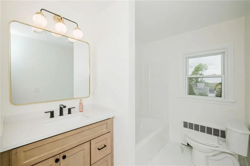 25 Pensaukee Avenue North Providence RI 02911
