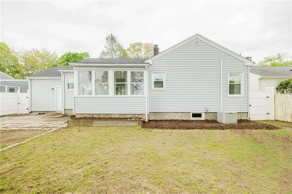 25 Pensaukee Avenue North Providence RI 02911