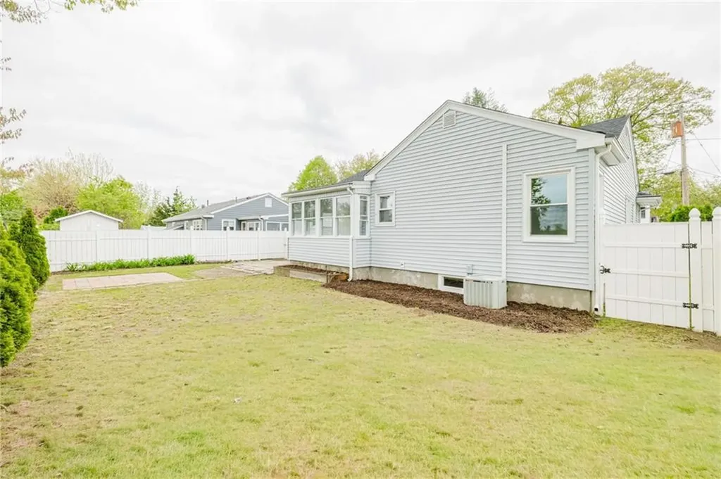 25 Pensaukee Avenue North Providence RI 02911