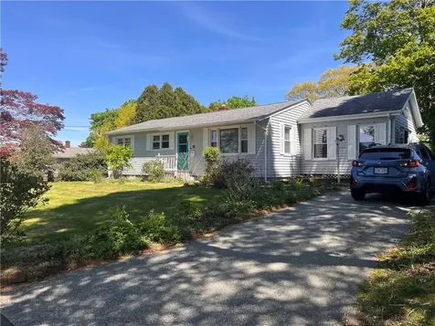 12 Willow Tree Road Tiverton RI 02878