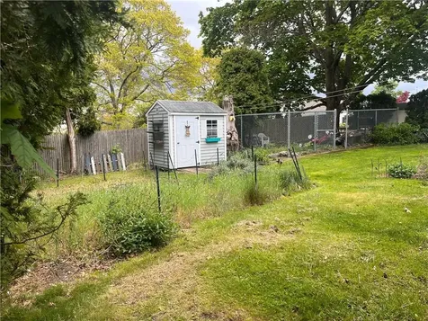 12 Willow Tree Road Tiverton RI 02878