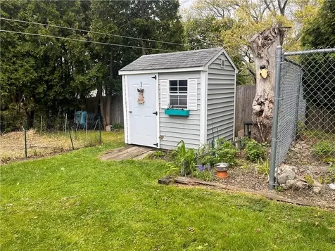 12 Willow Tree Road Tiverton RI 02878