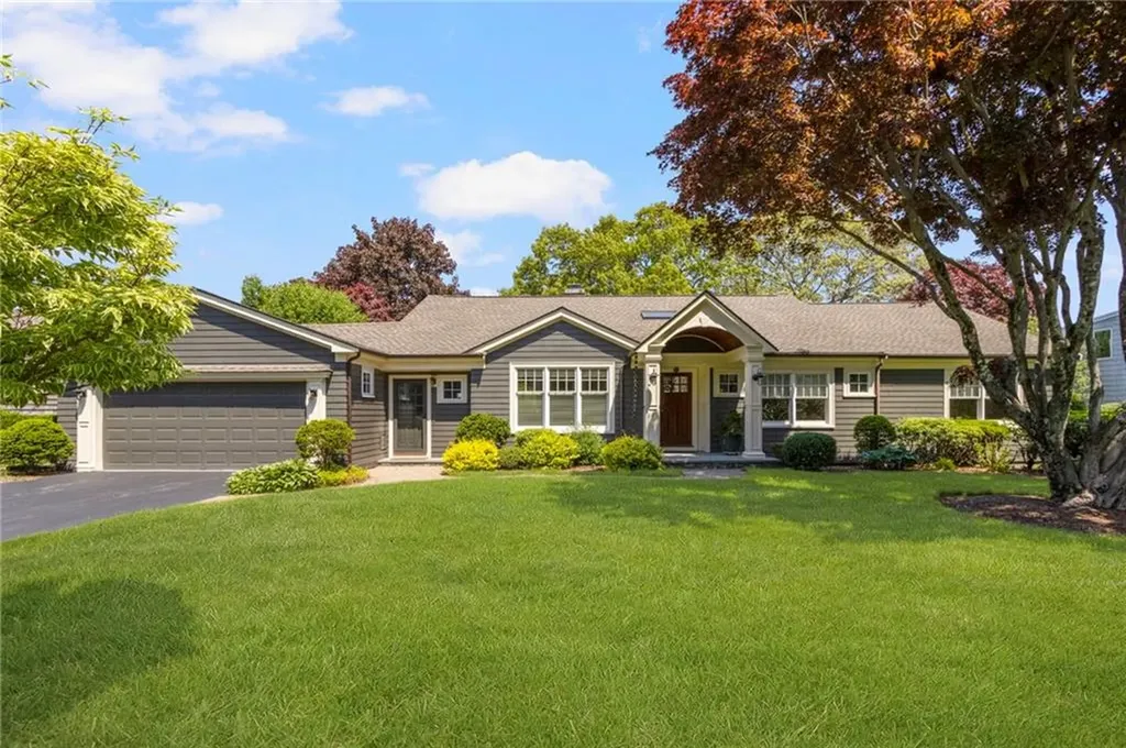 29 Riverside Drive Barrington RI 02806