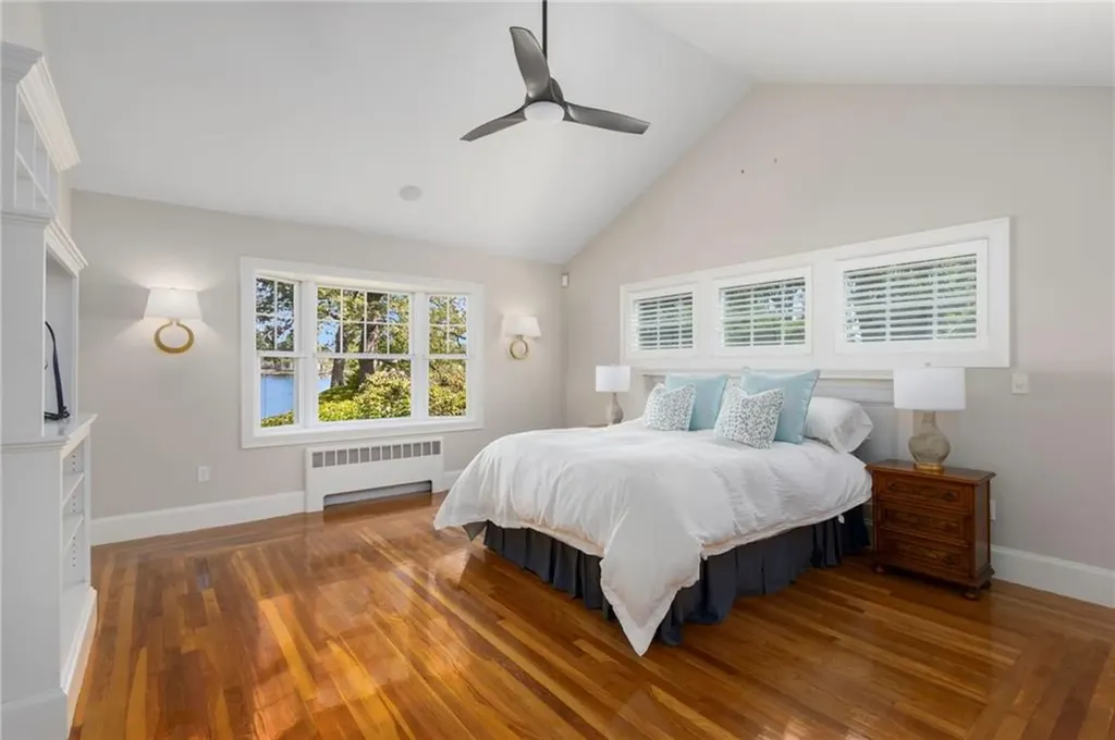 29 Riverside Drive Barrington RI 02806