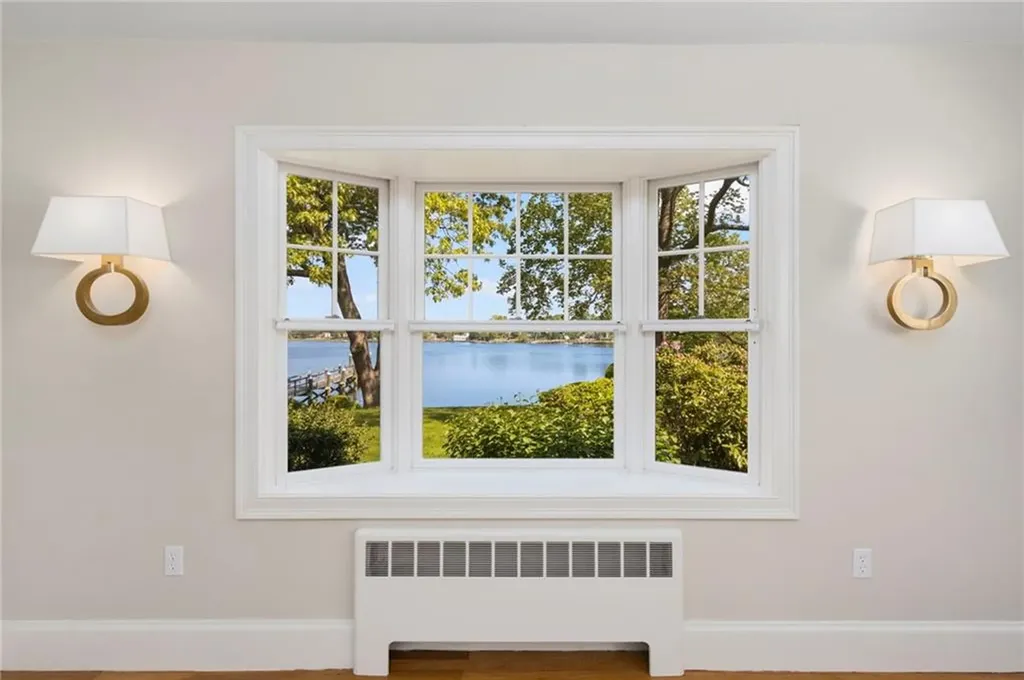 29 Riverside Drive Barrington RI 02806