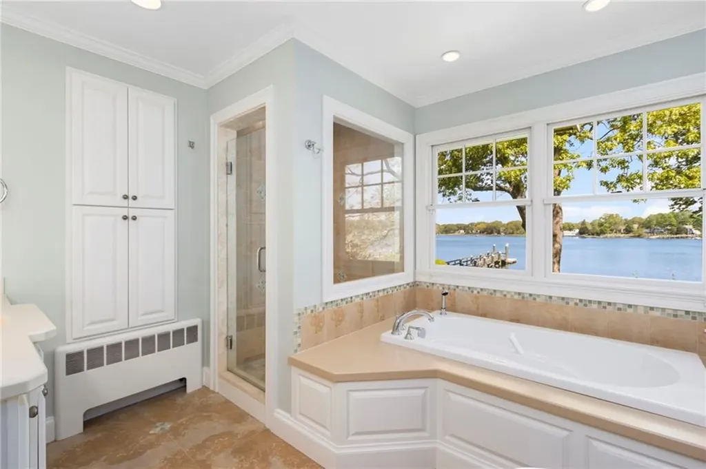 29 Riverside Drive Barrington RI 02806