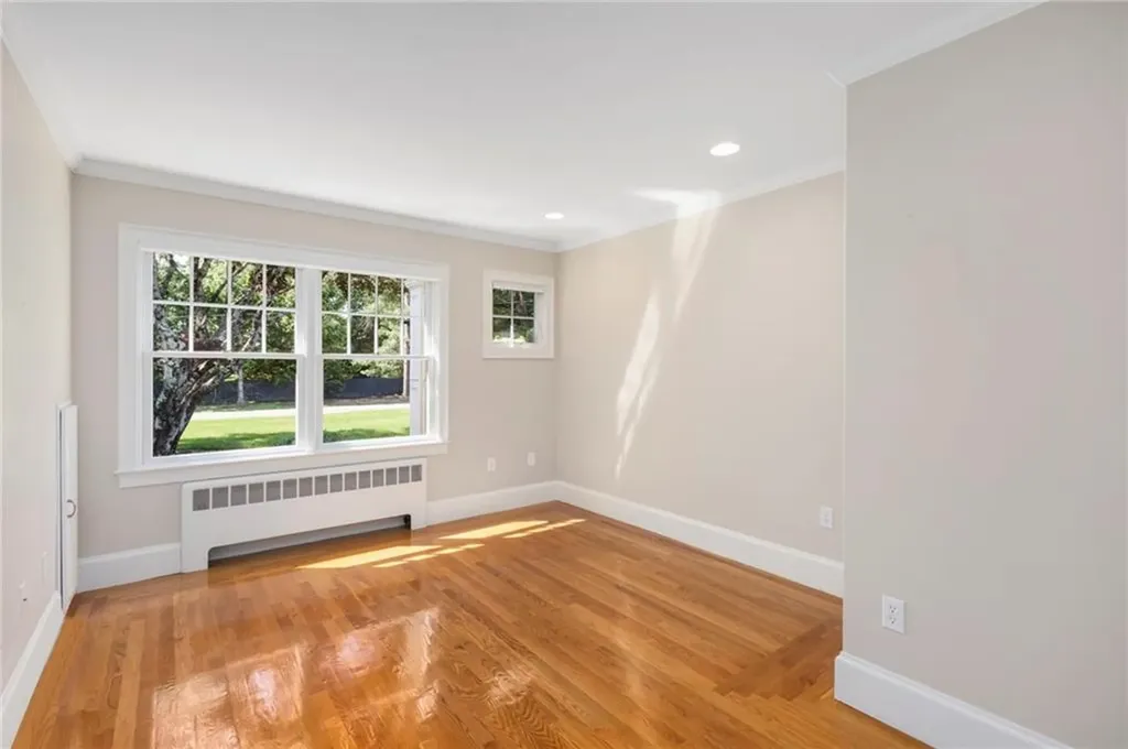 29 Riverside Drive Barrington RI 02806