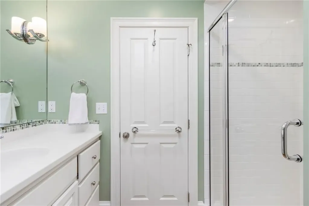 29 Riverside Drive Barrington RI 02806