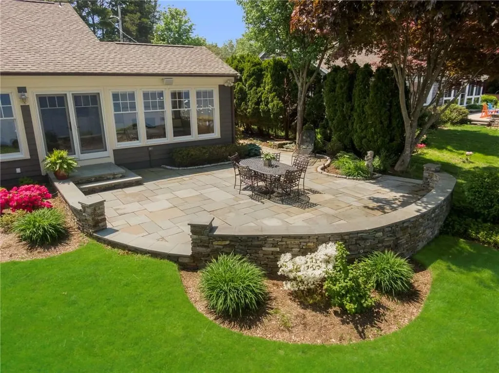 29 Riverside Drive Barrington RI 02806