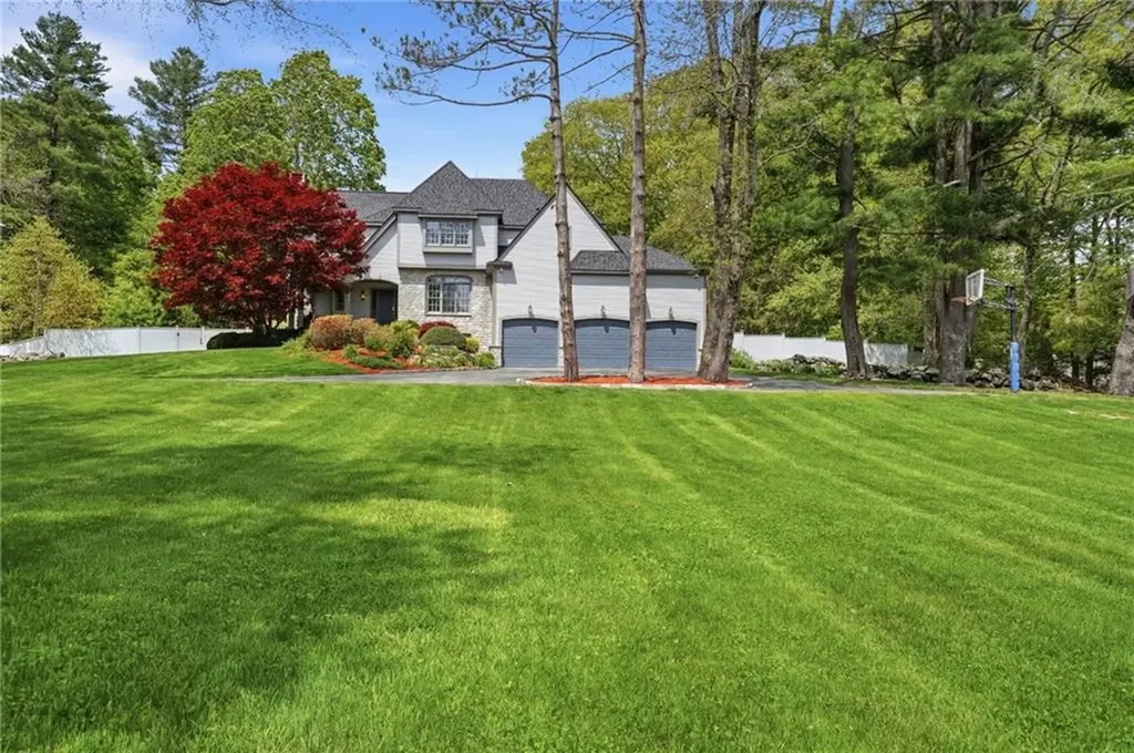 3 Cedar Rock Meadow East Greenwich RI 02818
