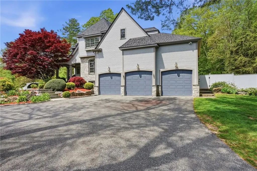 3 Cedar Rock Meadow East Greenwich RI 02818