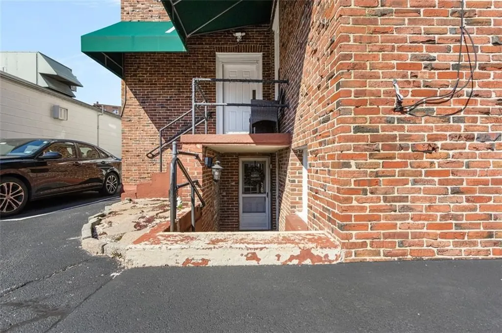 23 South Angell Street Providence RI 02906