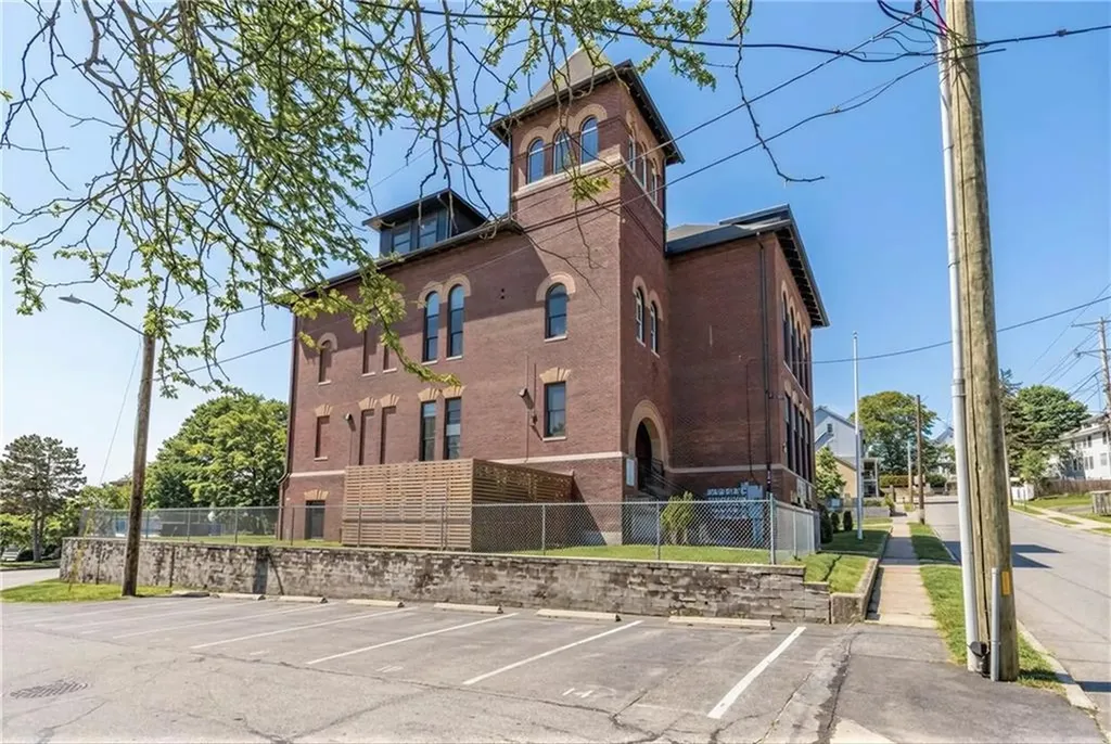 72 Kendrick Avenue Woonsocket RI 02895
