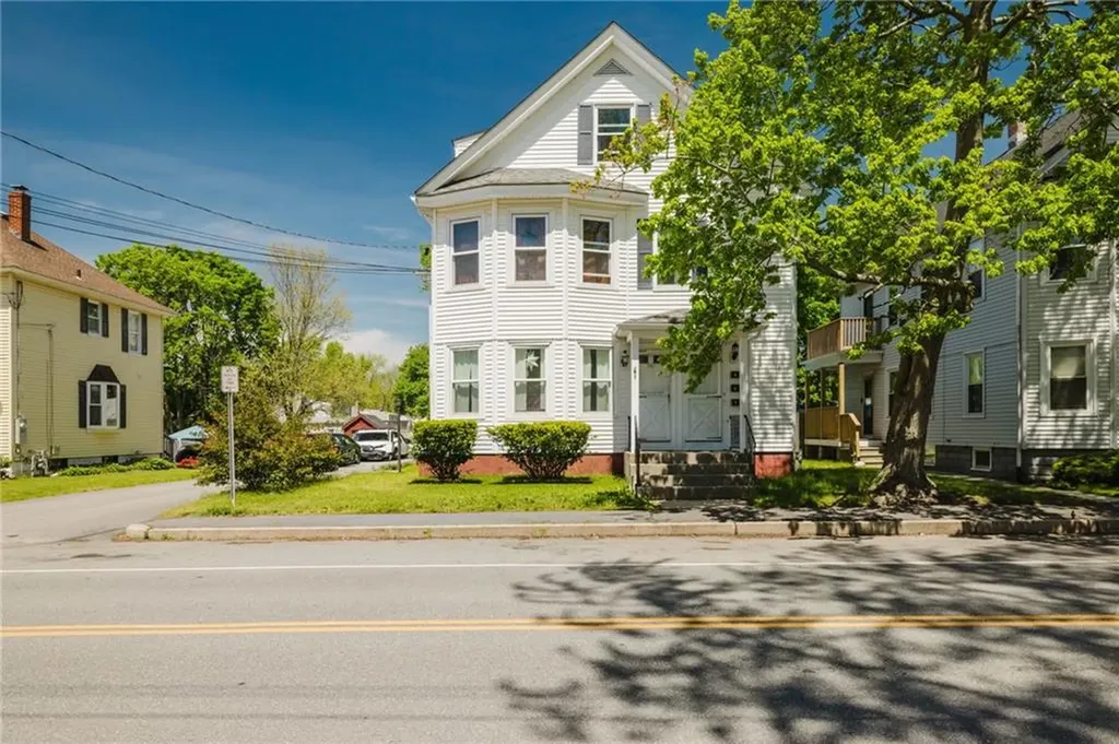 60 Centre Street East Providence RI 02916