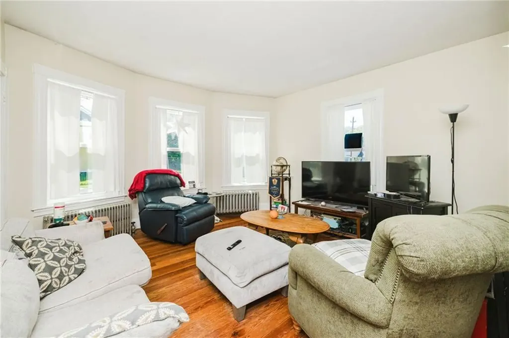60 Centre Street East Providence RI 02916