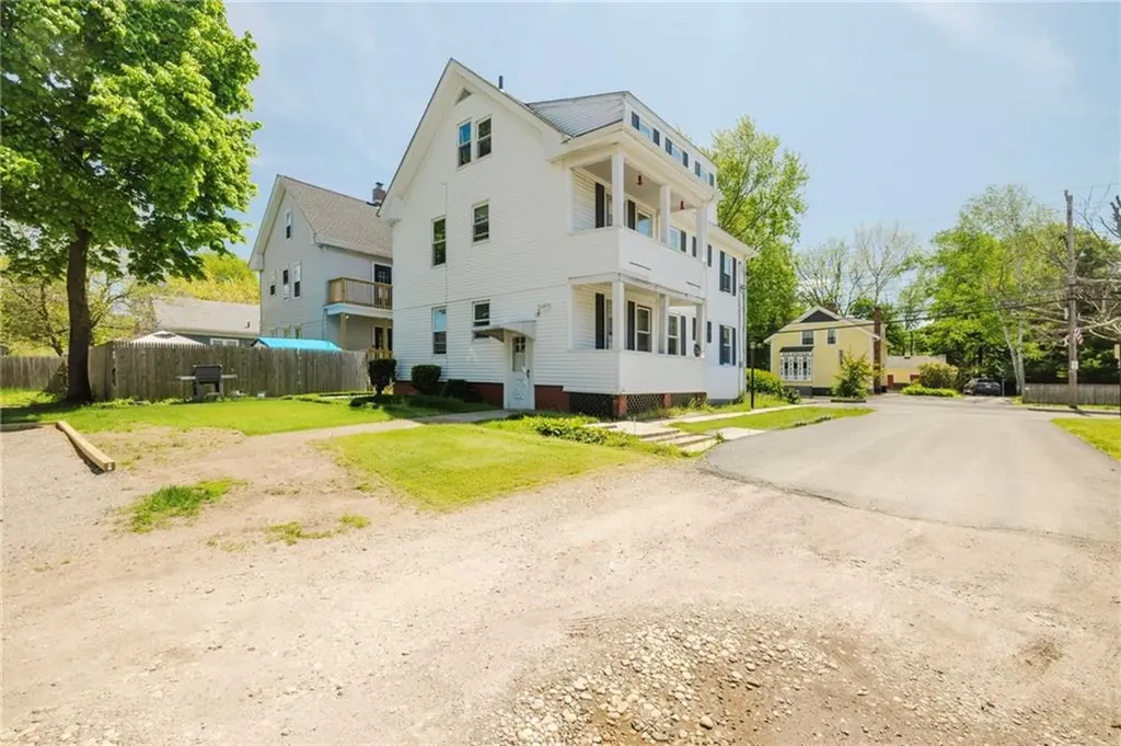 60 Centre Street East Providence RI 02916